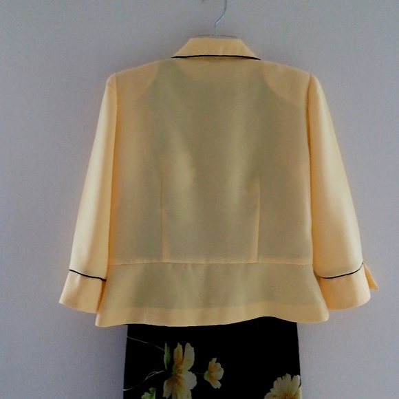 STUDIO I Suit of Black Floral Dress & Yellow Jacket, size 8p - Picture 5 of 16